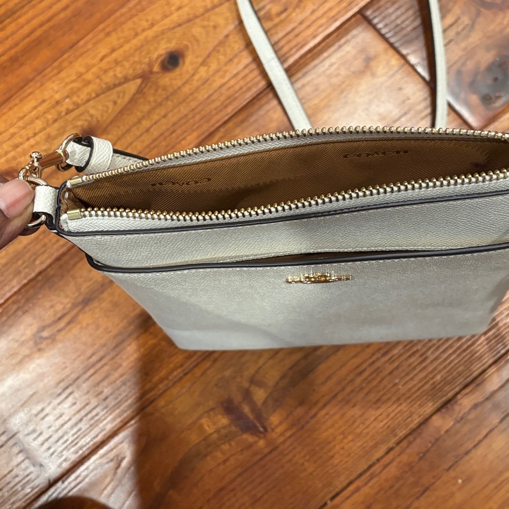 Coach Off-White Crossbody Bag - Picture 8 of 8